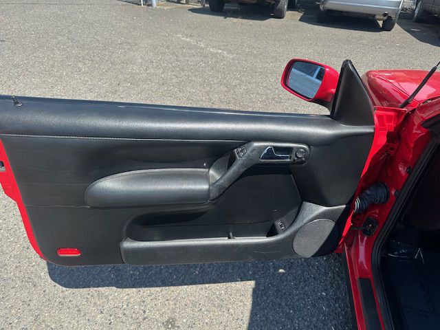 2002 Volkswagen Cabrio Image 11