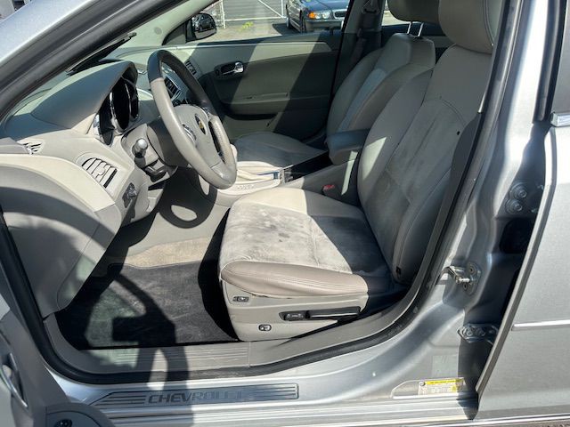 2012 Chevrolet Malibu Image 9