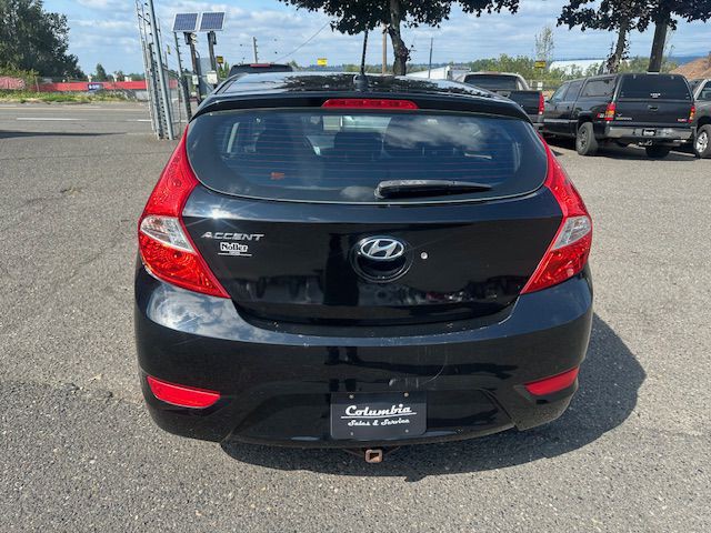 2012 Hyundai Accent Image 4
