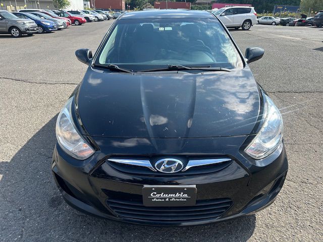 2012 Hyundai Accent Image 8