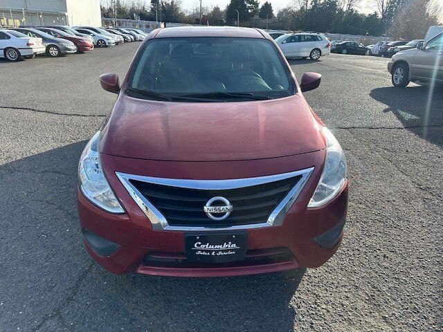 2017 Nissan Versa Image 8