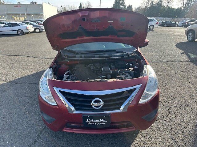 2017 Nissan Versa Image 10
