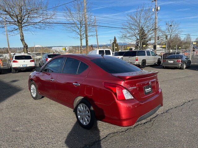 2017 Nissan Versa Image 14
