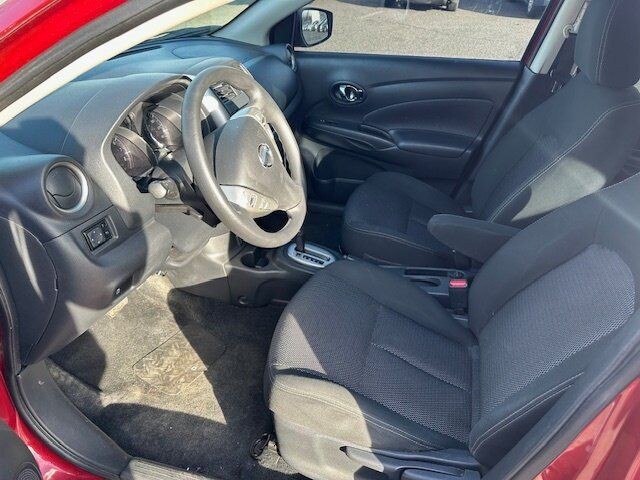 2017 Nissan Versa Image 19