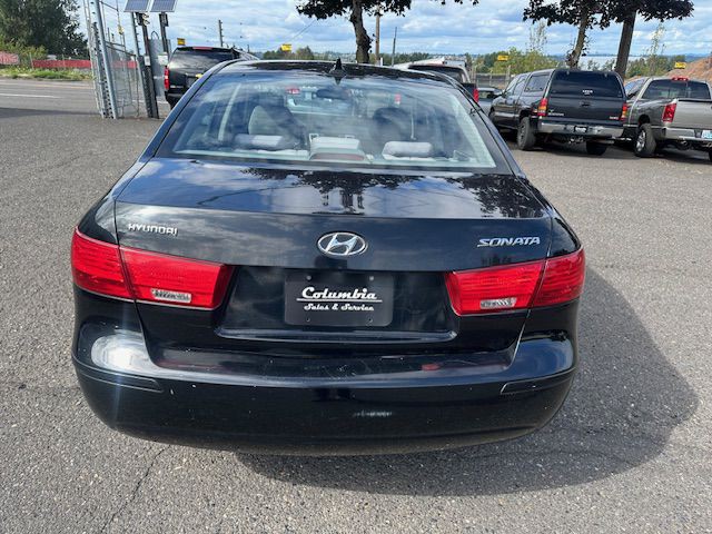 2009 Hyundai Sonata Image 2