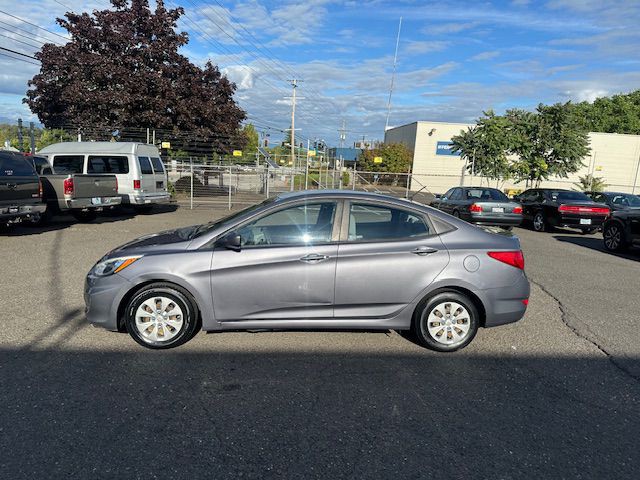 2016 Hyundai Accent Image 2