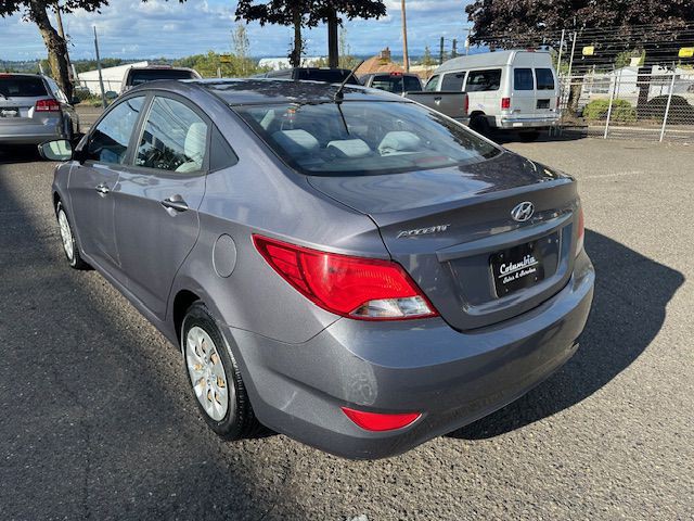 2016 Hyundai Accent Image 3