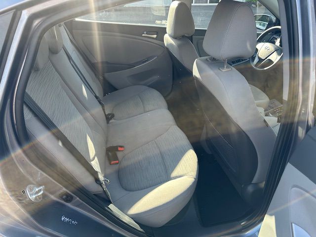 2016 Hyundai Accent Image 14