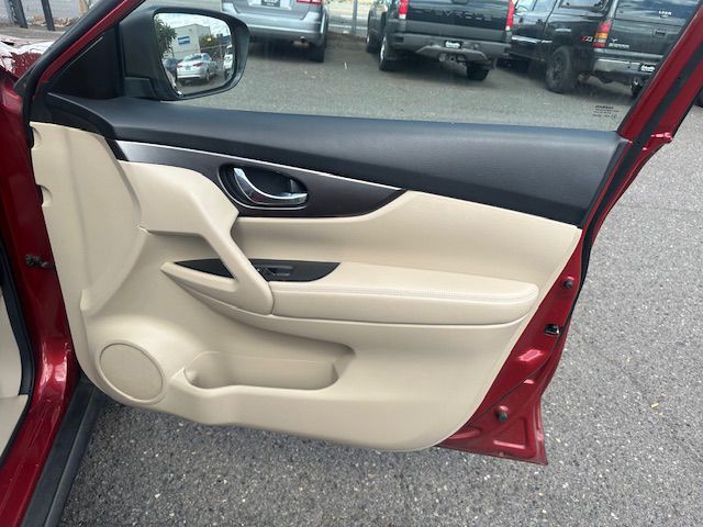 2015 Nissan Rogue Image 13