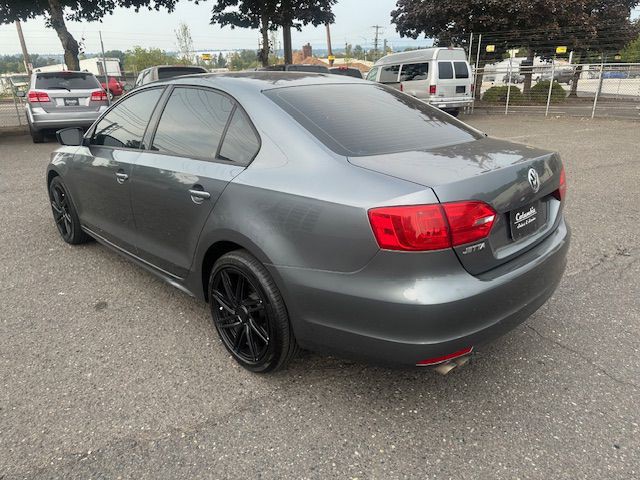 2013 Volkswagen Jetta Image 3