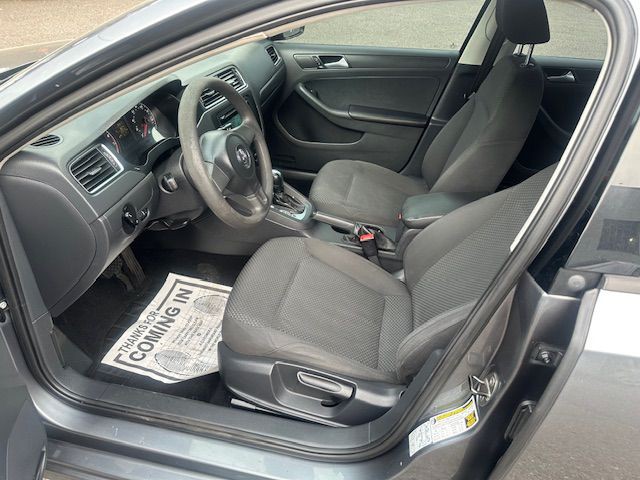 2013 Volkswagen Jetta Image 9