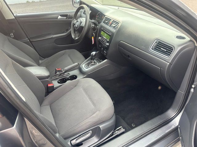 2013 Volkswagen Jetta Image 12