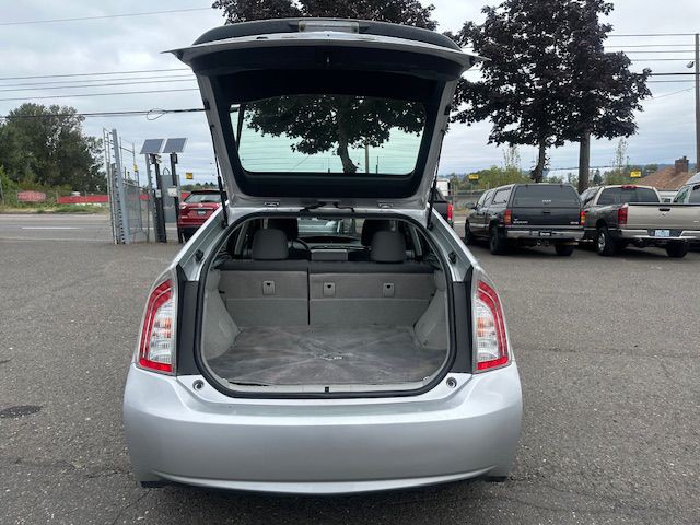 2013 Toyota Prius Image 15