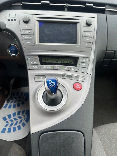 2013 Toyota Prius Image 18