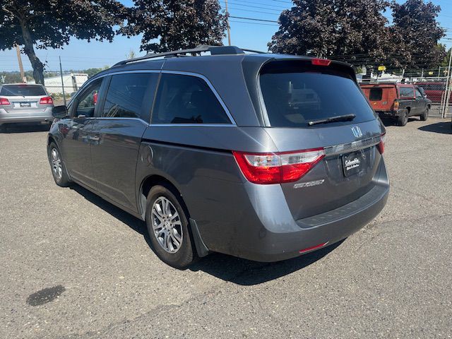 2011 Honda Odyssey Image 3