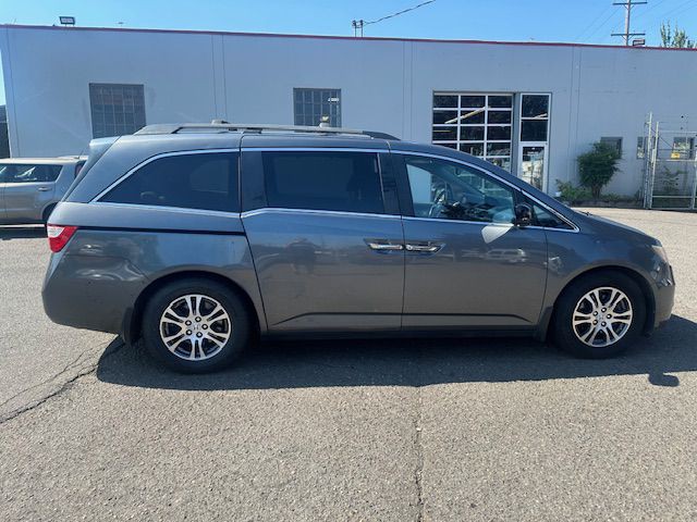 2011 Honda Odyssey Image 6