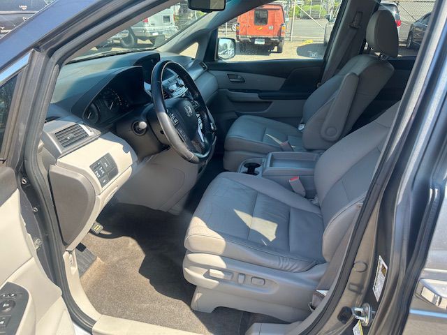 2011 Honda Odyssey Image 9