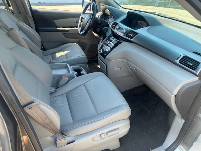 2011 Honda Odyssey Image 13