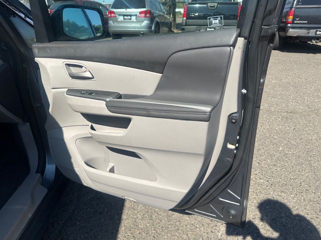 2011 Honda Odyssey Image 14