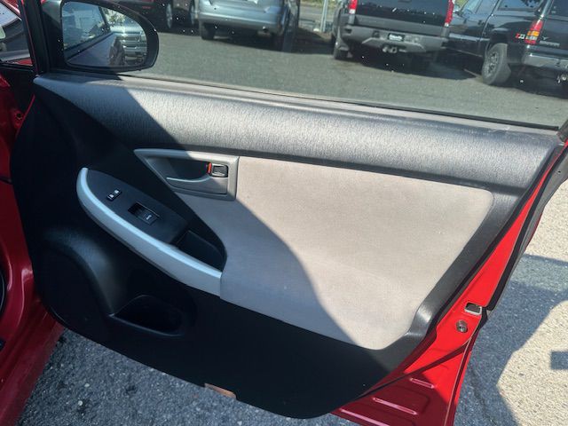 2013 Toyota Prius Image 13