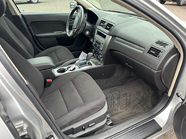 2011 Ford Fusion Image 12
