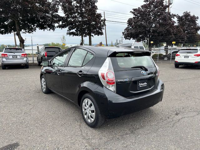 2014 Toyota Prius Image 4