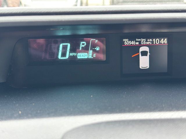 2014 Toyota Prius Image 16