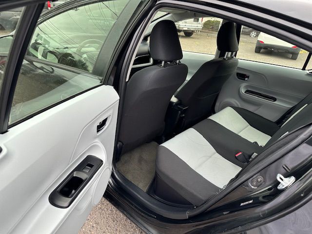 2014 Toyota Prius Image 18