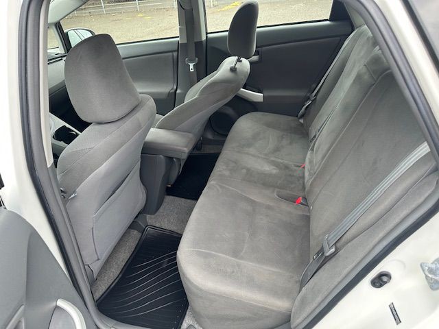 2011 Toyota Prius Image 11