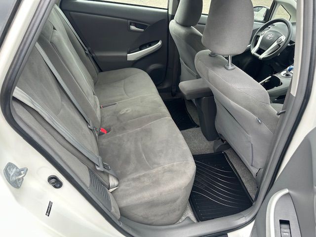 2011 Toyota Prius Image 14