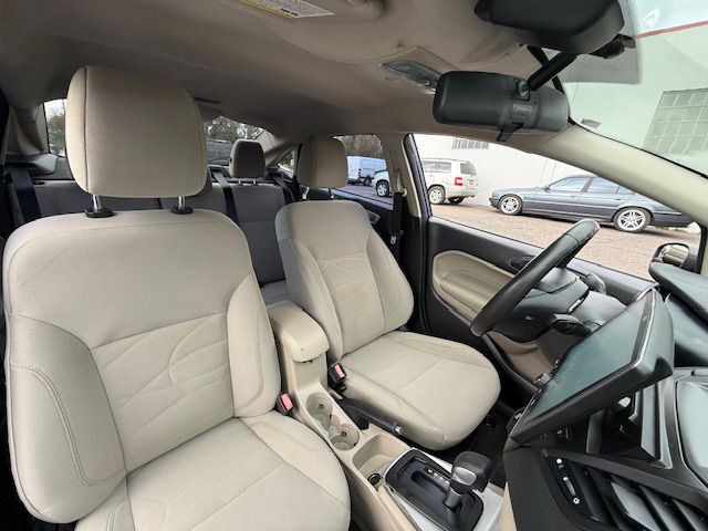 2016 Ford Fiesta Image 22