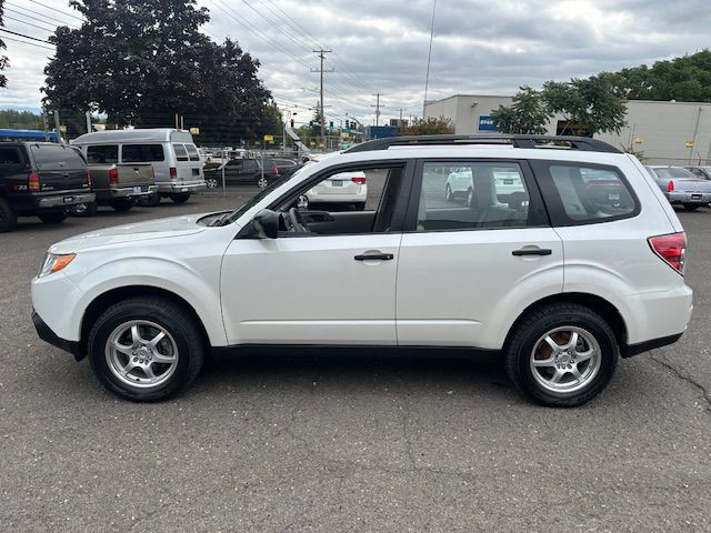 2011 Subaru Forester Image 2