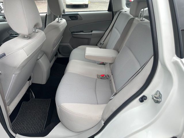 2011 Subaru Forester Image 11