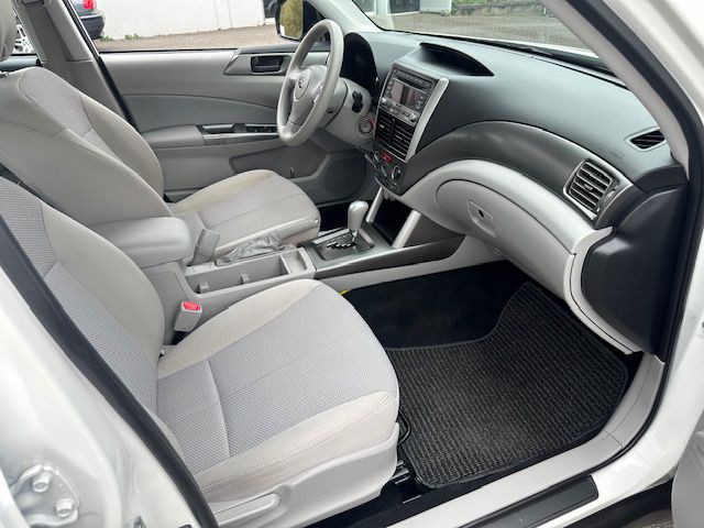 2011 Subaru Forester Image 12