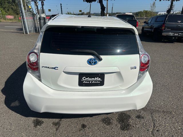 2014 Toyota Prius Image 4