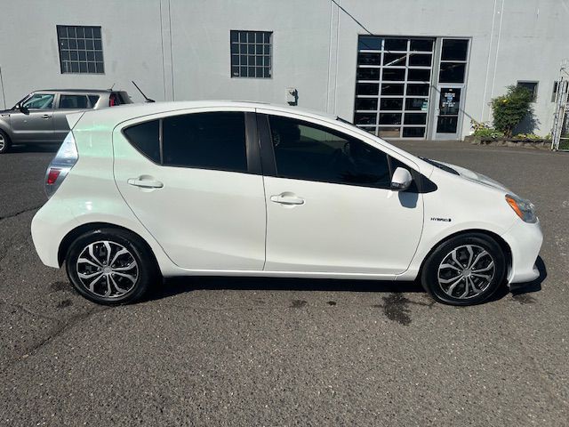 2014 Toyota Prius Image 6