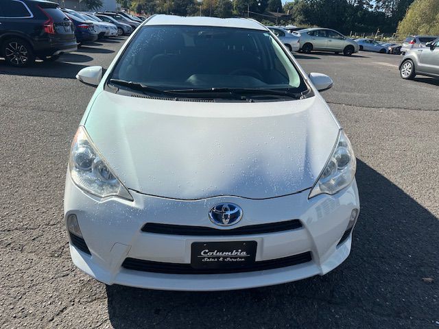 2014 Toyota Prius Image 8