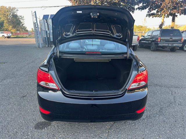 2015 Hyundai Accent Image 17