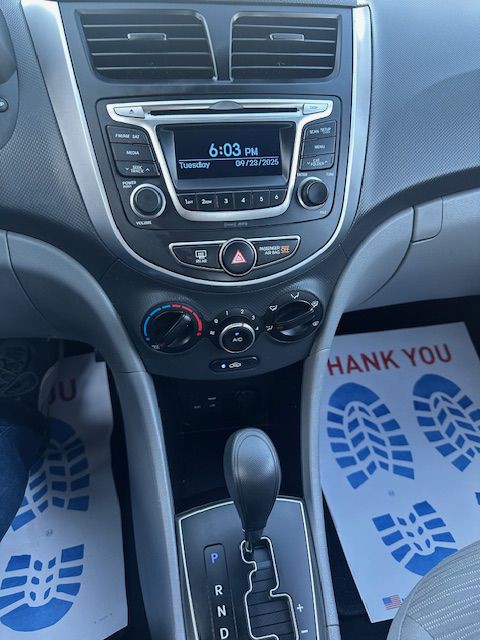 2015 Hyundai Accent Image 20