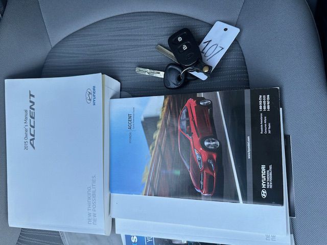 2015 Hyundai Accent Image 21