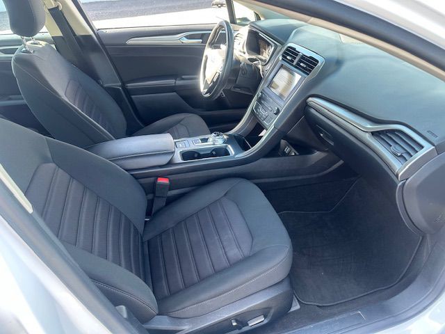 2019 Ford Fusion Image 12