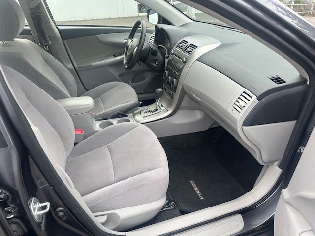 2011 Toyota Corolla Image 11