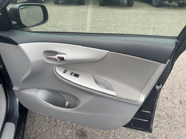 2011 Toyota Corolla Image 12