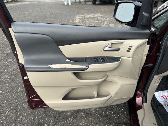 2012 Honda Odyssey Image 8