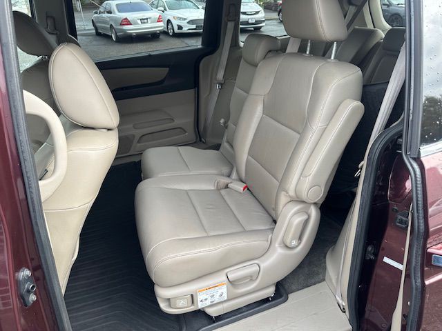 2012 Honda Odyssey Image 9