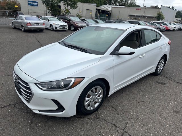 2017 Hyundai Elantra Image 1