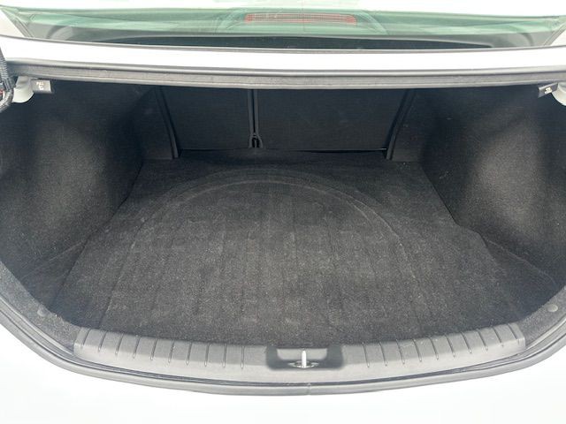2017 Hyundai Elantra Image 19