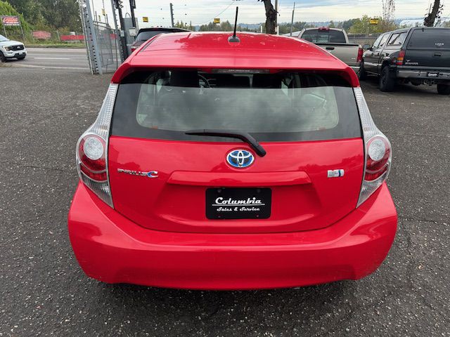 2013 Toyota Prius Image 4