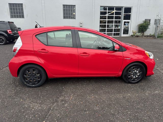 2013 Toyota Prius Image 6