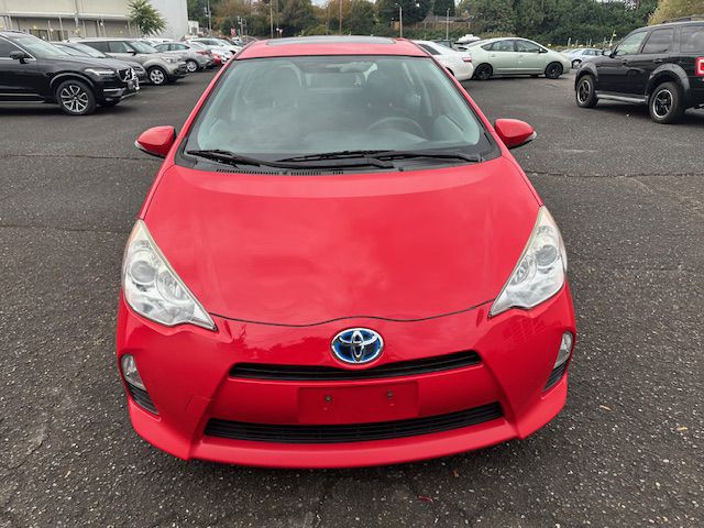 2013 Toyota Prius Image 8